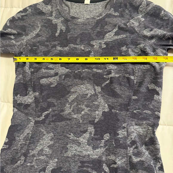 Lululemon long sleeve camo top - Picture 6 of 7